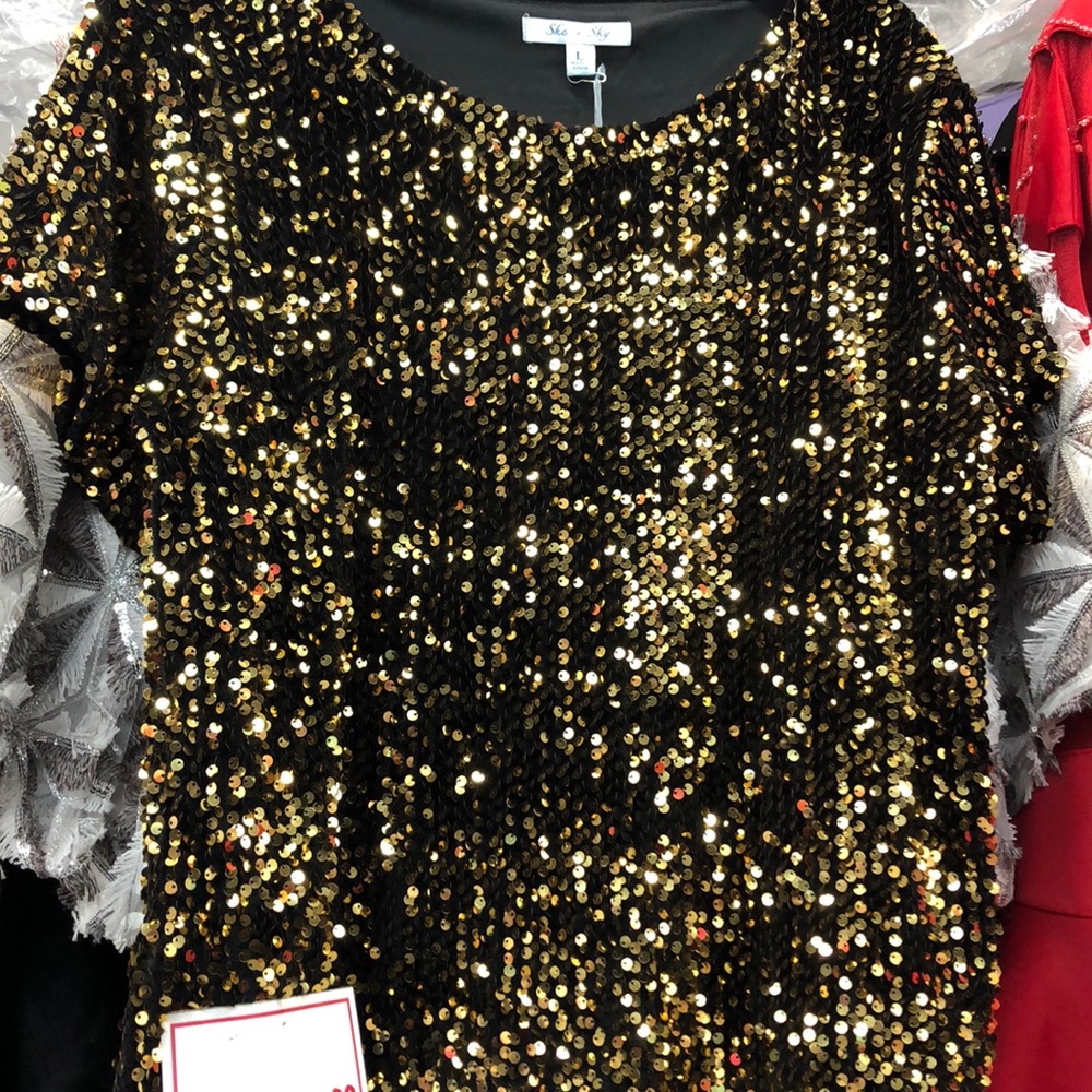 Sequence top gold and black